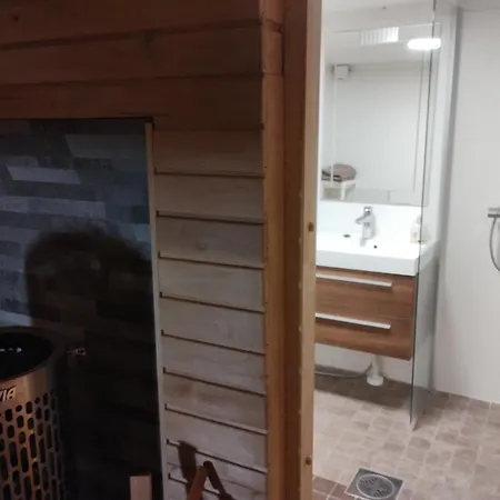 Saunallinen Huone Omakotitalossa - Old Wooden House- Own Sauna Διαμέρισμα *