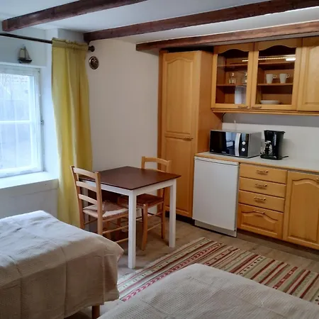 Saunallinen Huone Omakotitalossa - Old Wooden House- Own Sauna Διαμέρισμα *