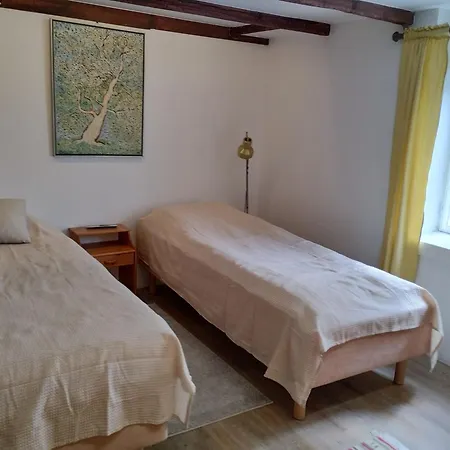 Saunallinen Huone Omakotitalossa - Old Wooden House- Own Sauna Διαμέρισμα