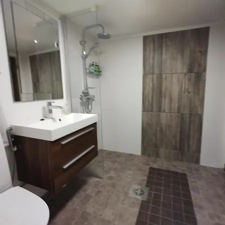 Saunallinen Huone Omakotitalossa - Old Wooden House- Own Sauna Τούρκου