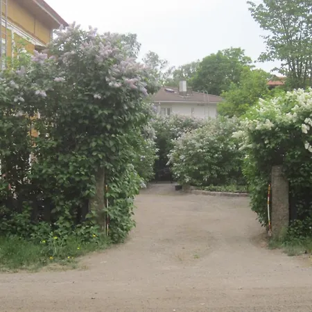 Saunallinen Huone Omakotitalossa - Old Wooden House- Own Sauna *